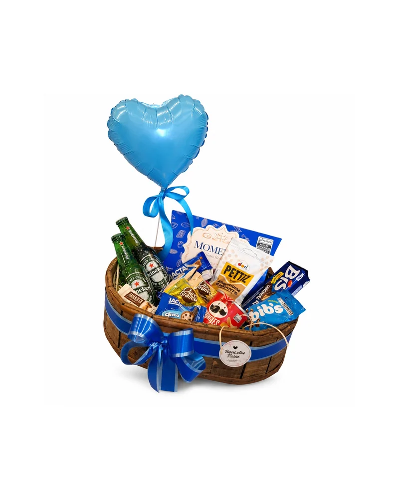 Cesta de Petiscos e Bebidas com Balão Azul