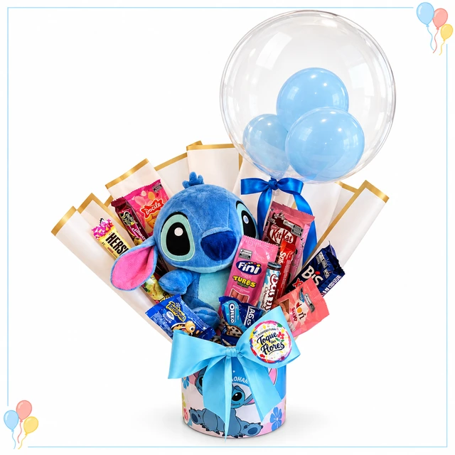 Presente infantil do Stitch com doces, laço azul e balão transparente em fundo branco